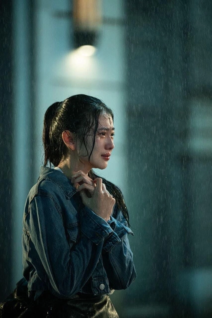 sad girl alone dp
