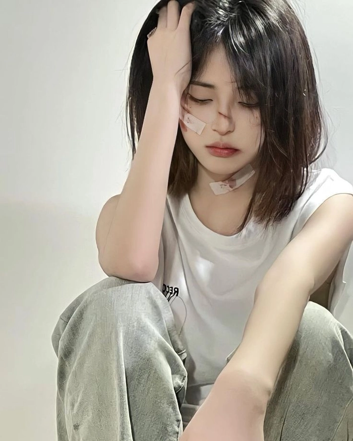 sad girl dp whatsapp