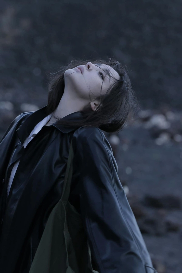 sad girl hd wallpaper