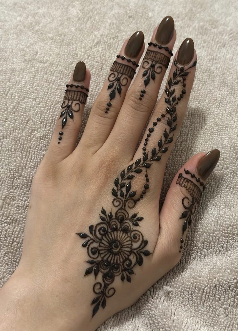 simple arabic floral mehndi design