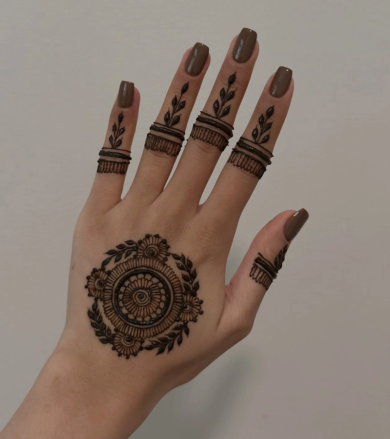 simple finger mehndi design 2025