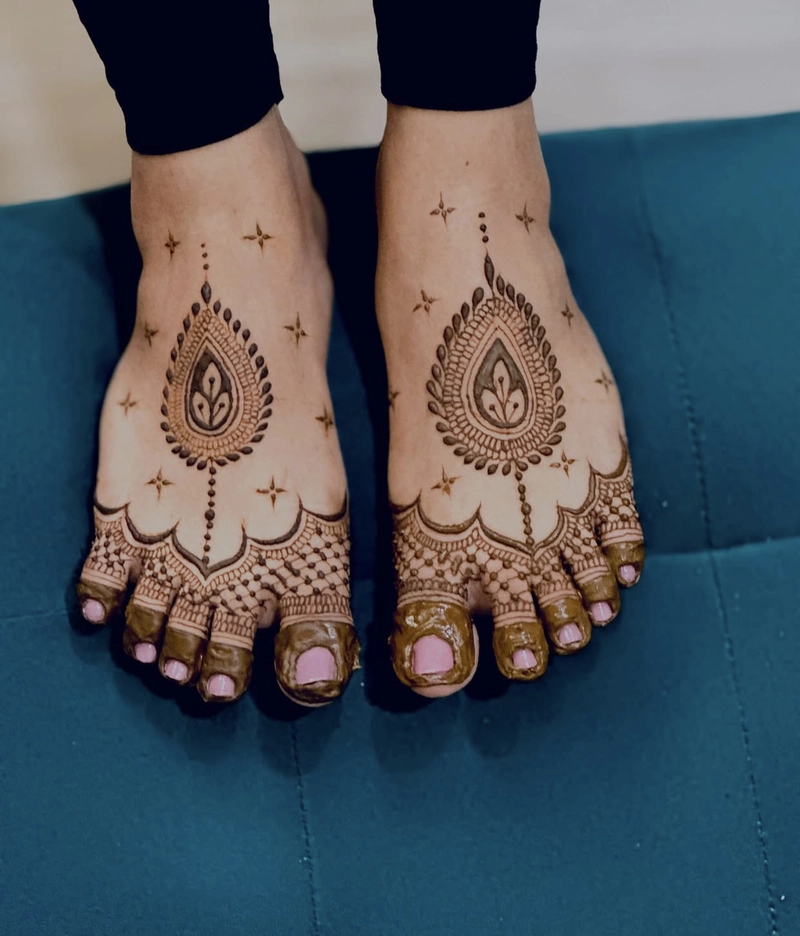simple mehndi design new pair ka