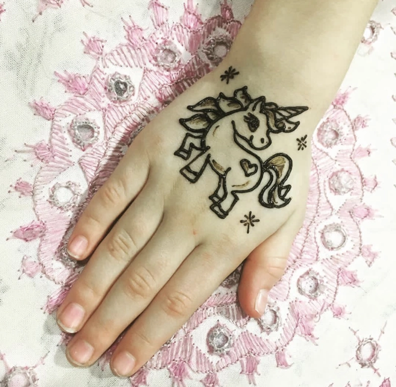 simple unicorn mehndi design