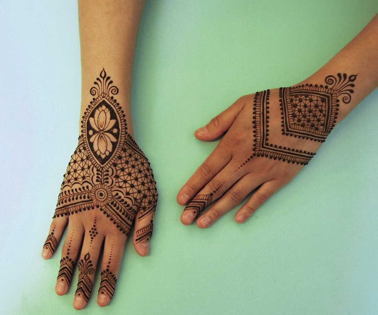 small lotus mehndi design pics.AALxbGrS