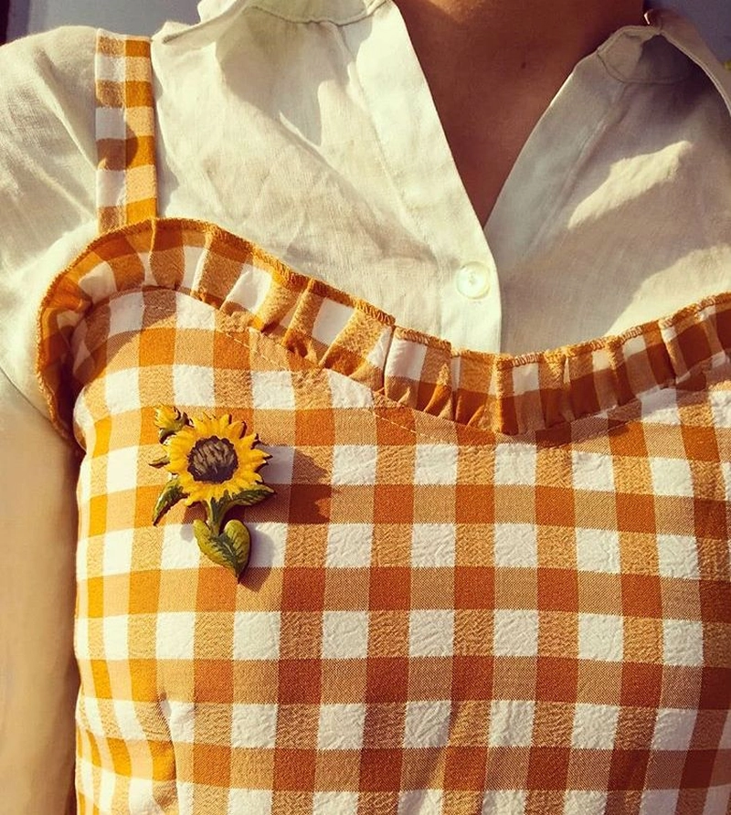 stylish yellow dp