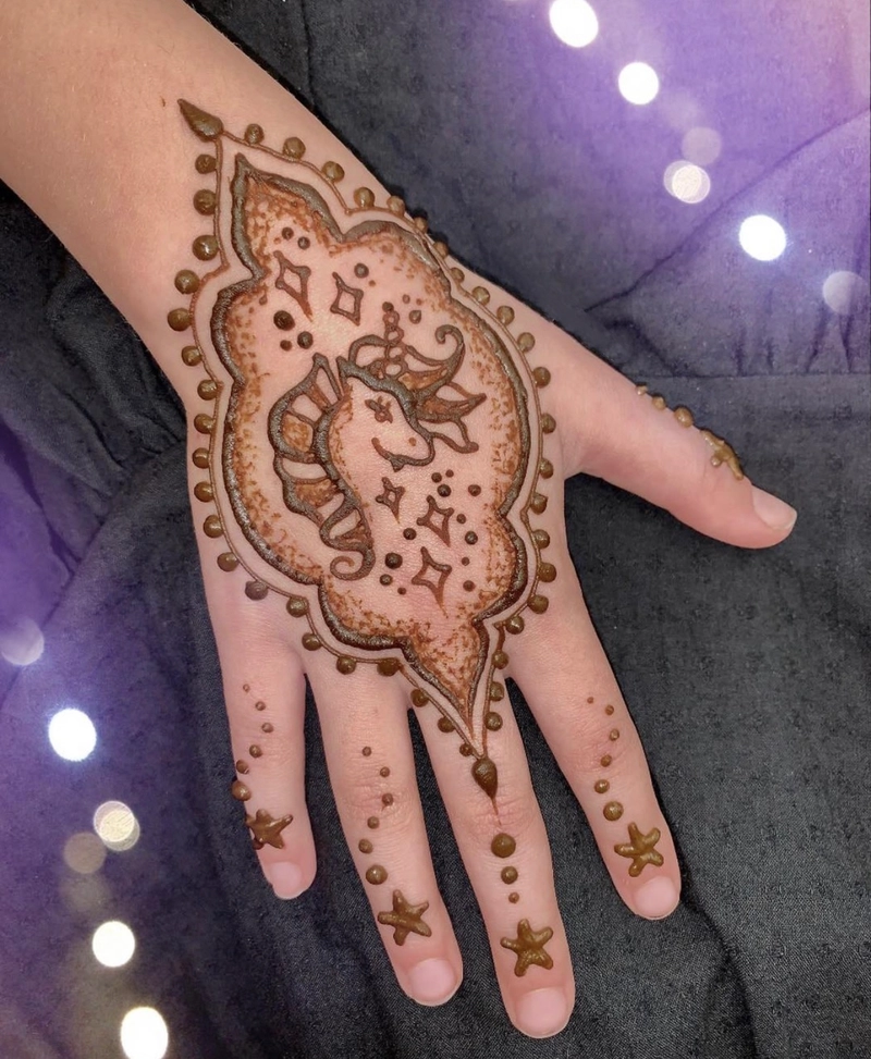 unicorn cartoon mehndi design