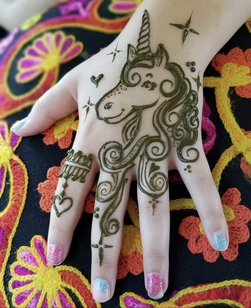 unicorn mehndi design simple