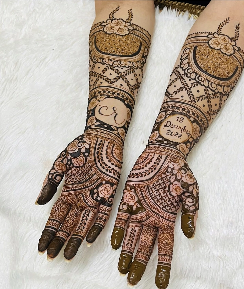 unique mehndi design front hand simple