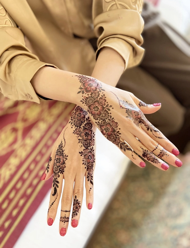 upper hand mehndi design simple and beautiful full hand