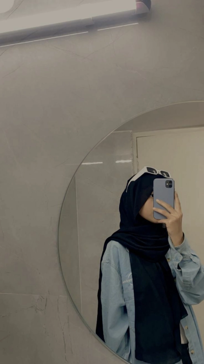 whatsapp dp mirror selfie