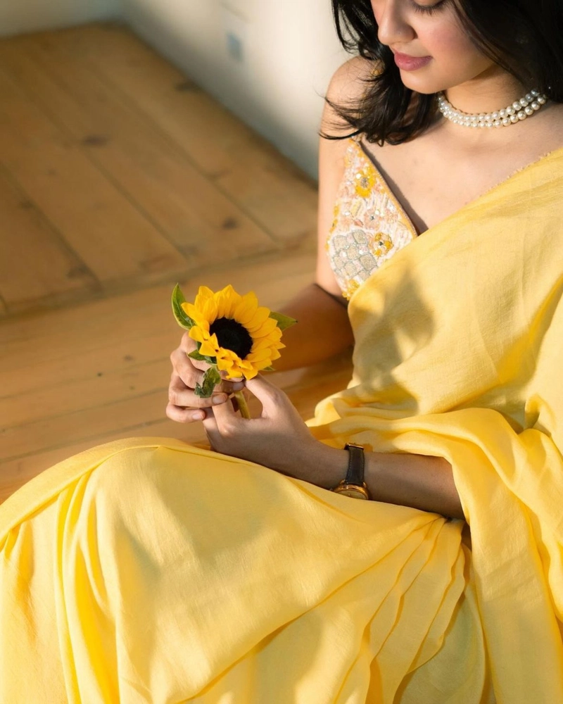 yellow saree dp