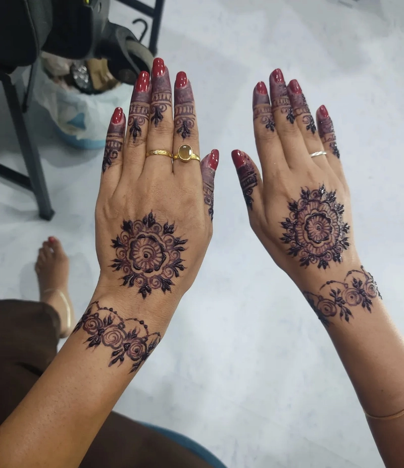 arabic mandala mehndi design