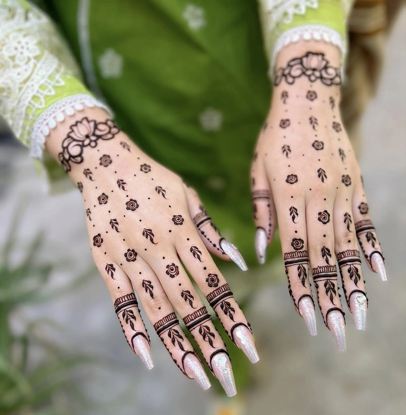back hand pakistani mehndi design