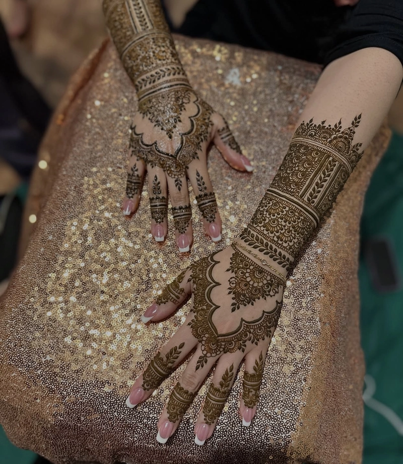 bridal mehndi design back hand