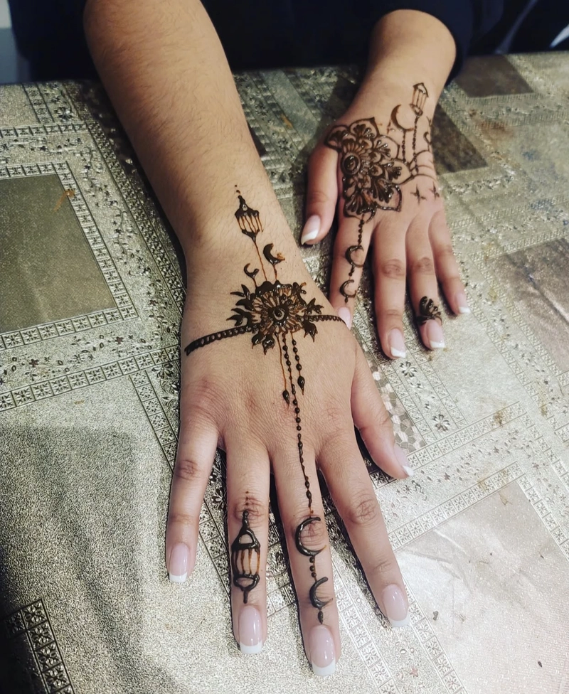 chand mehndi design simple and beautiful