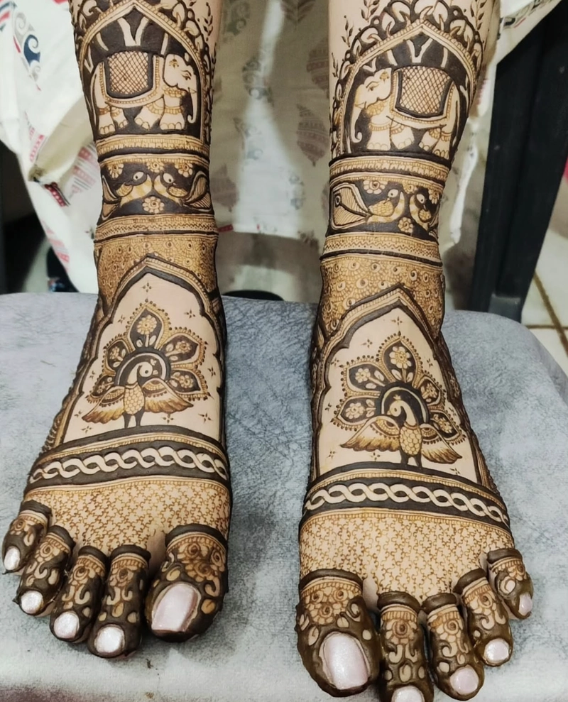 cute simple easy foot mehndi design