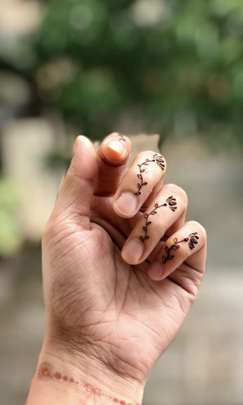 cute wrist mehndi design