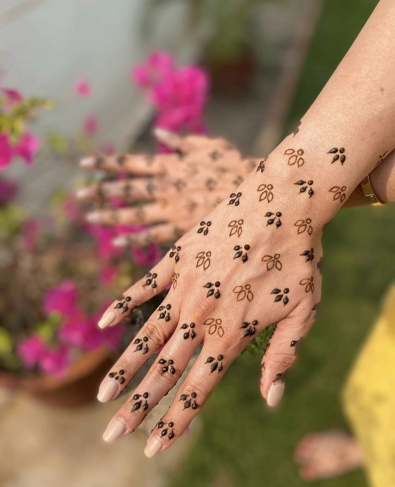 easy pakistani mehndi design