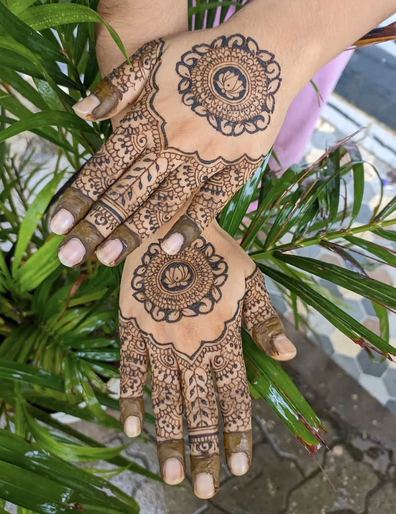 henna mandala mehndi design