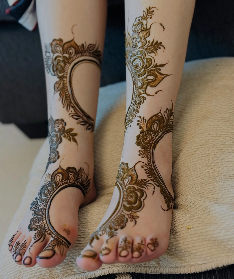 instagram khafif mehndi design for legs