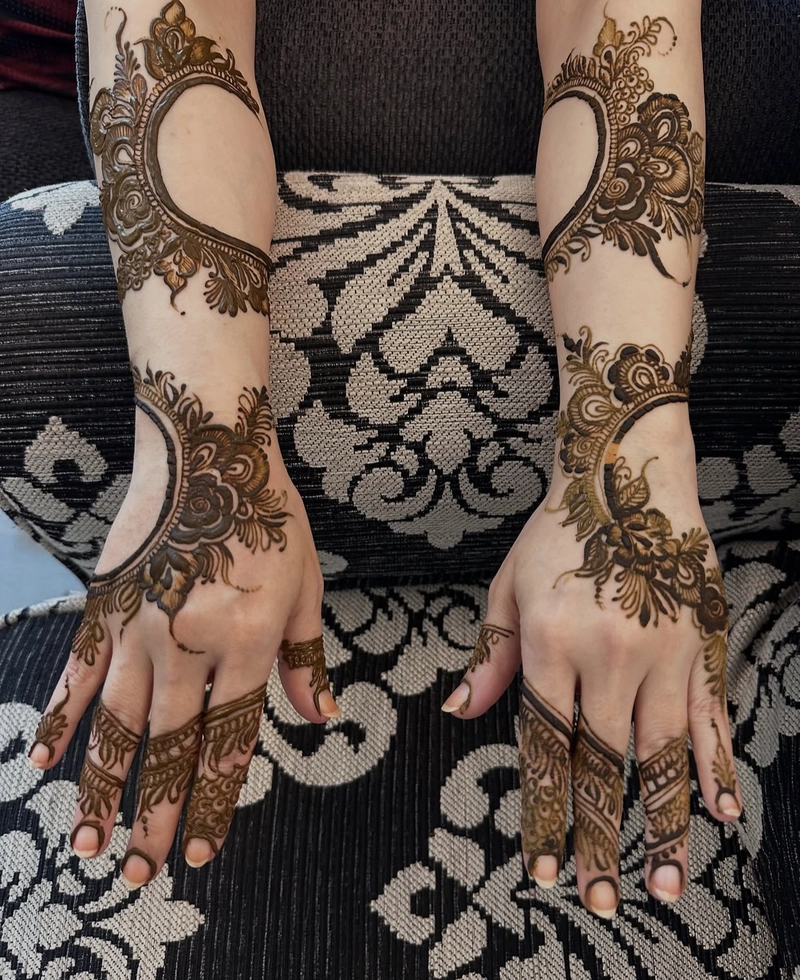 khafif mehndi design back side
