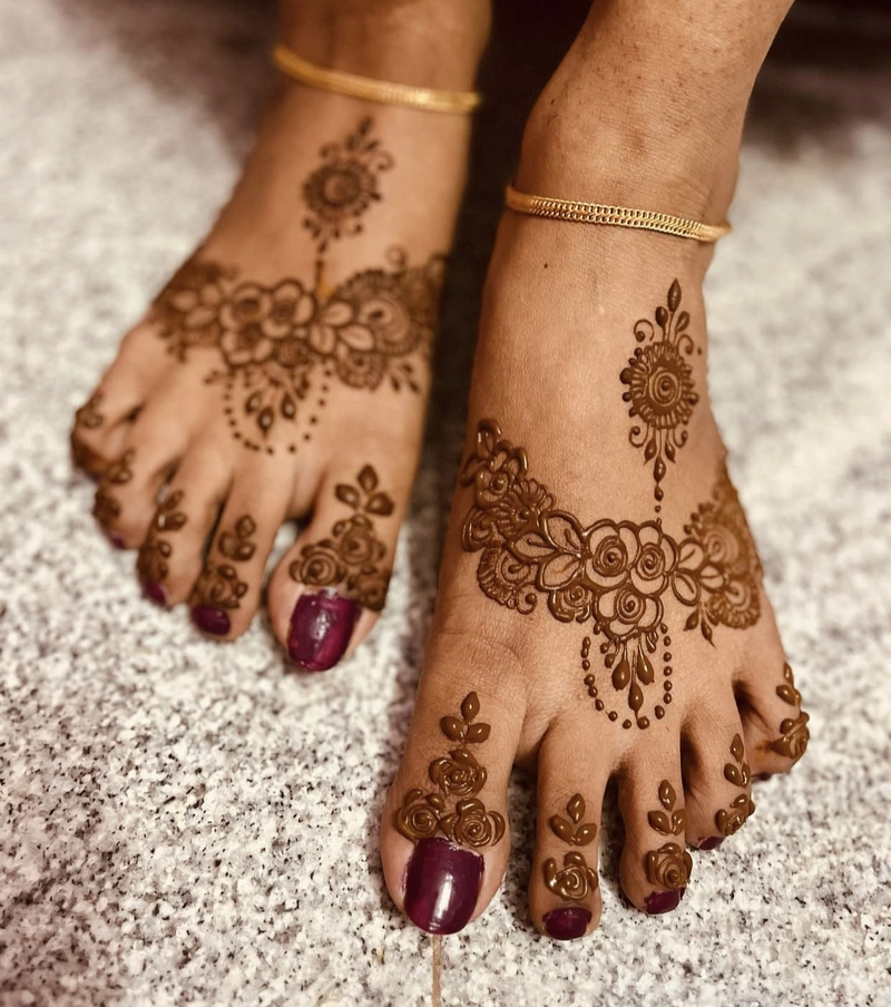 leg side mehndi design simple and easy