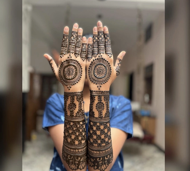 mandala mehendi design back hand