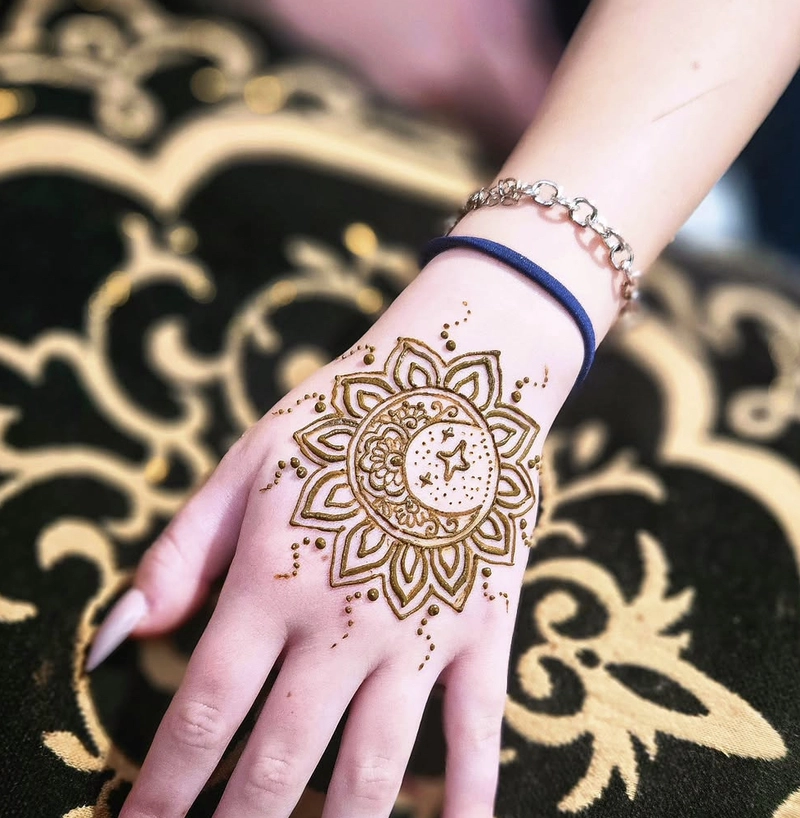 mehndi design in moon