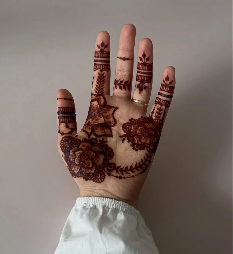 mehndi design in rose flower