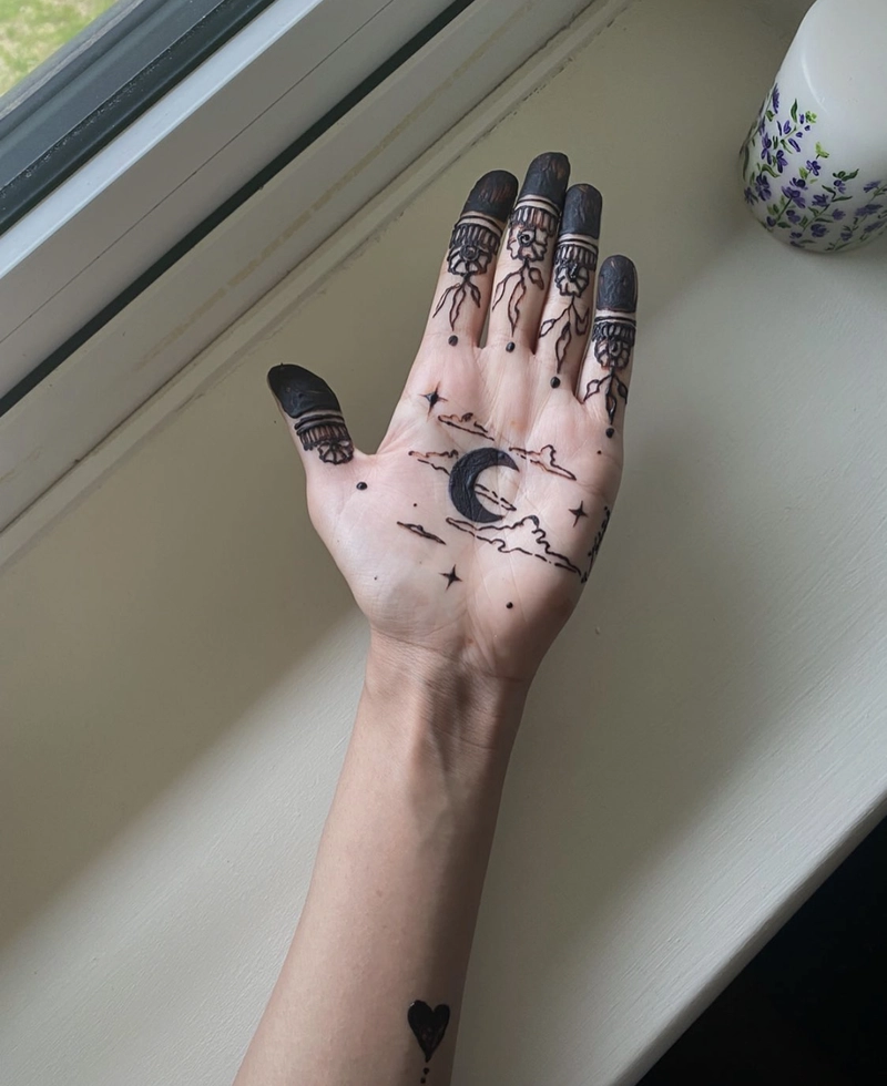 off moon mehndi design