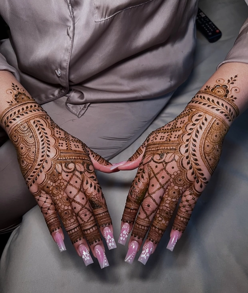 pakistani mehndi design front