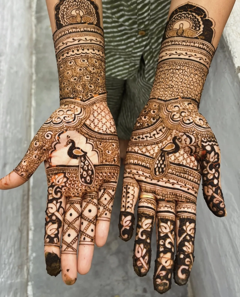 peacock leaf mehndi design