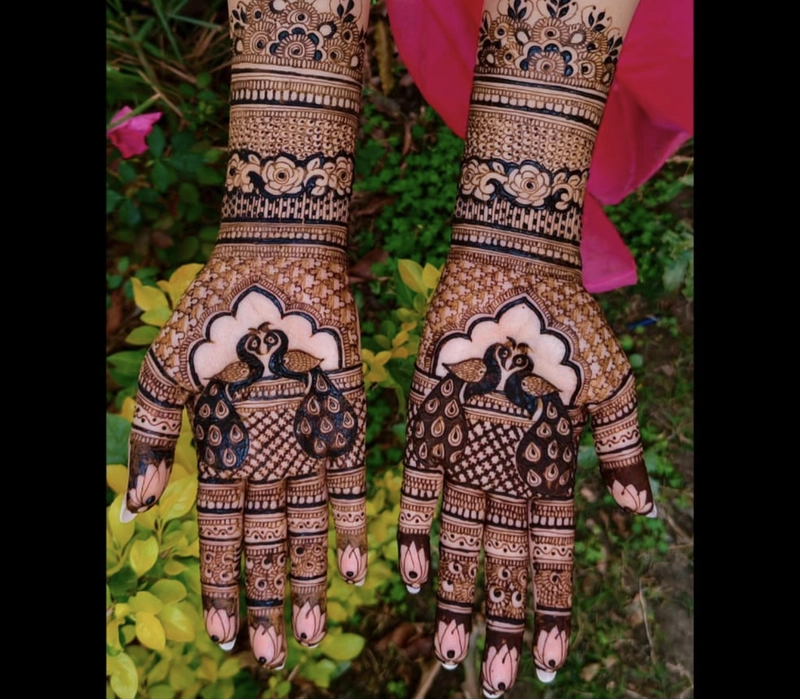 peacock mehndi design front hand simple