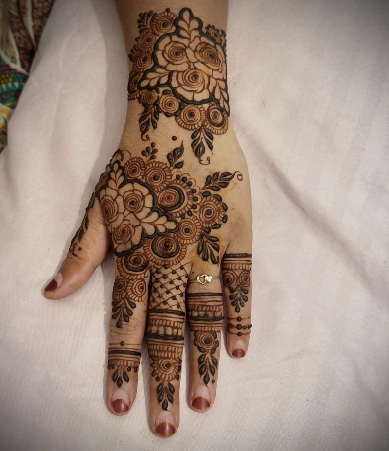 royal back mehndi design