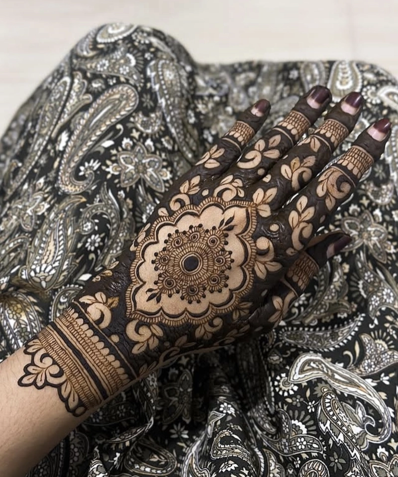 royal rose mehndi design back hand