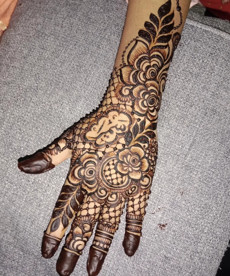 simple khafif mehndi design