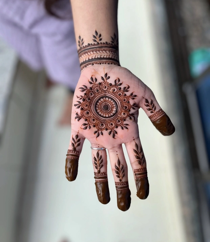 simple mandala mehendi design