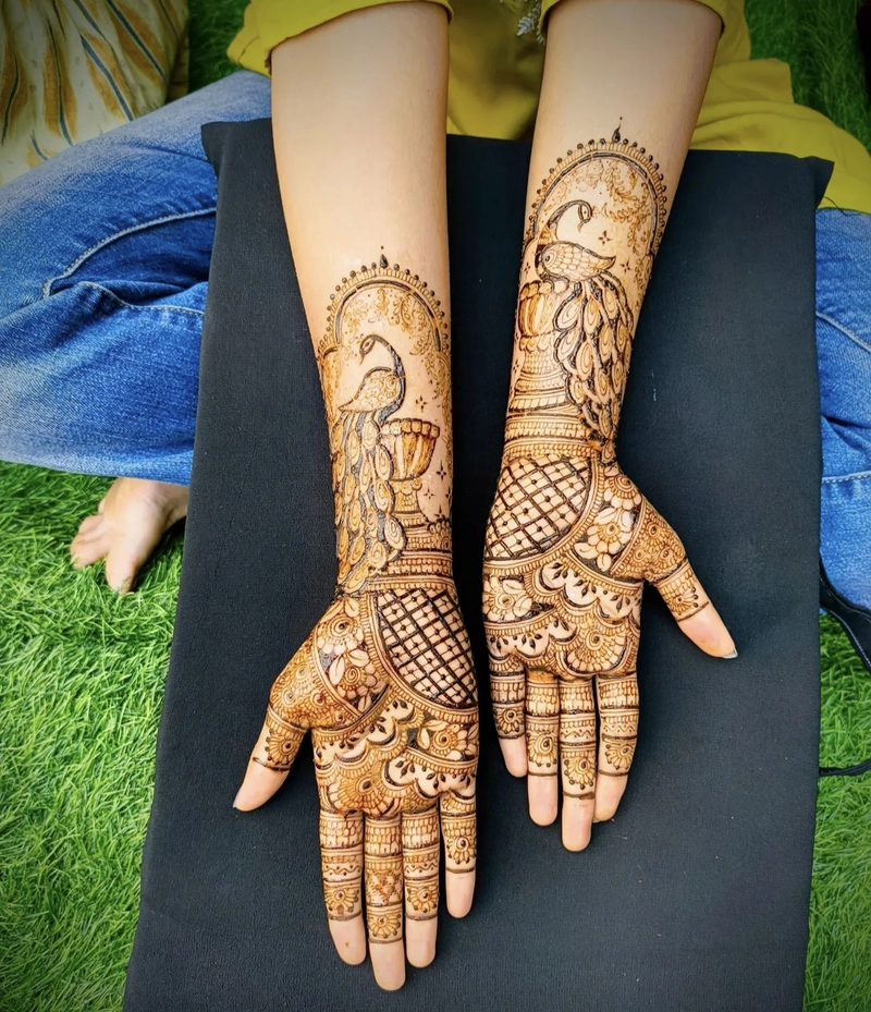 simple peacock mehndi
