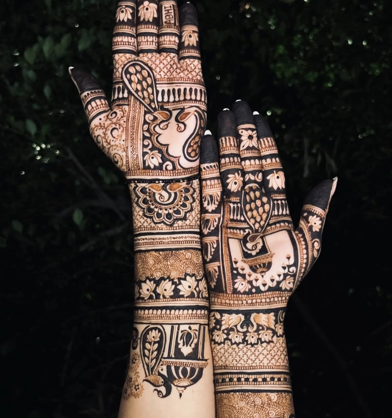 simple teej mehndi design