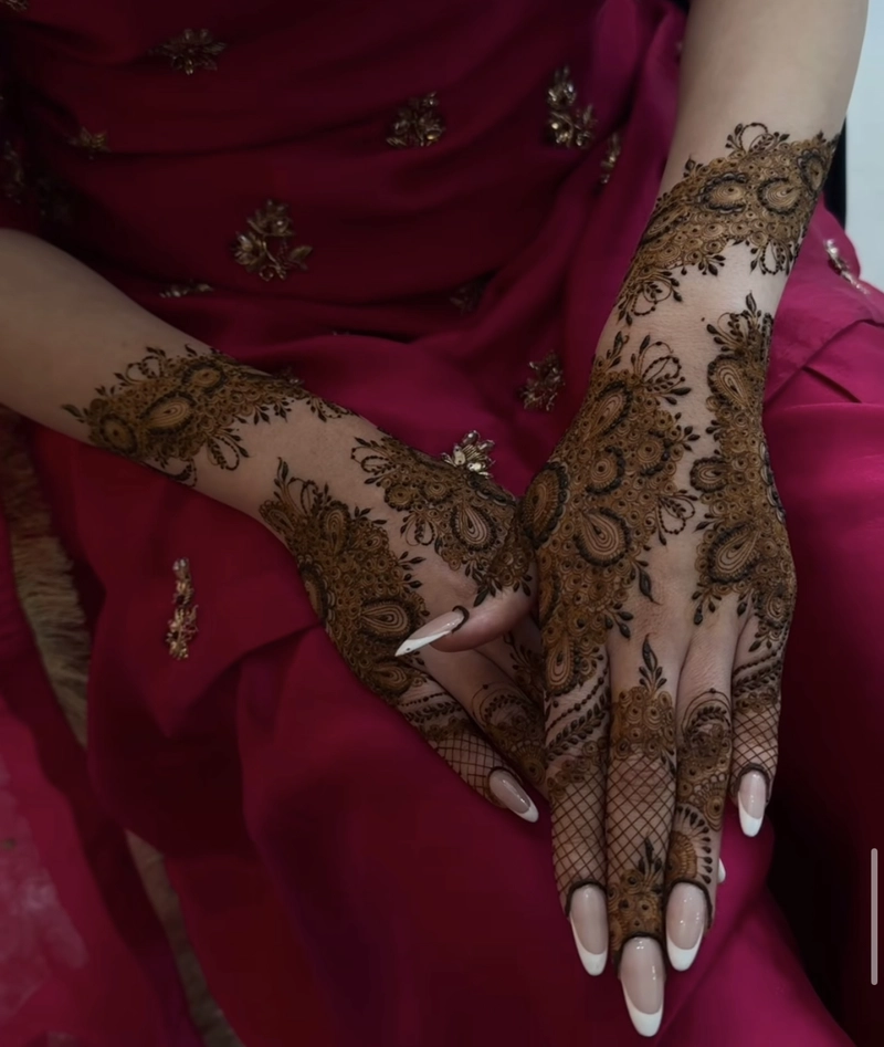 stylish back full hand bridal mehndi design simple