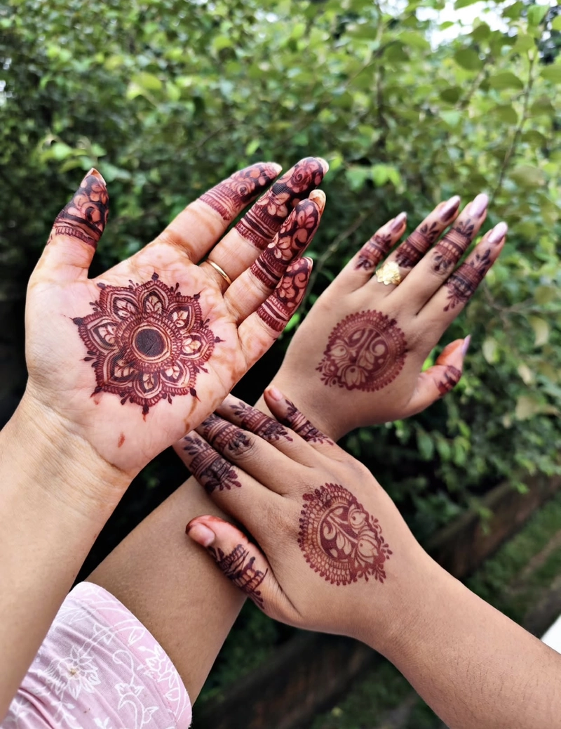 stylish modern mandala mehndi design
