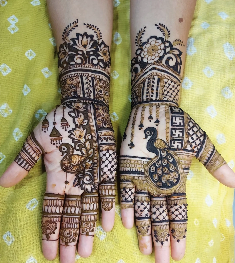 stylish peacock mehndi design