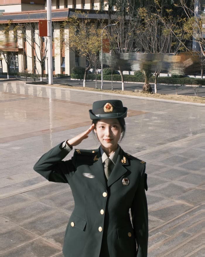 attitude army girl dp