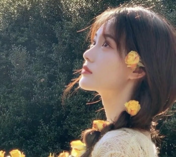 bright beautiful girls dp