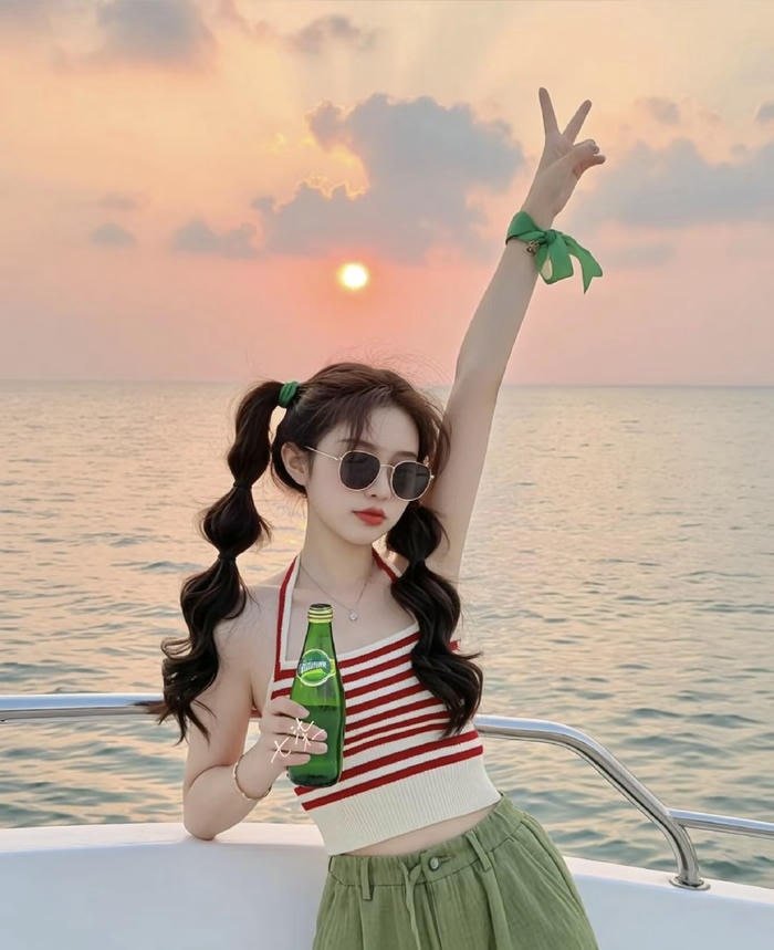 clean cute profile pic for girls