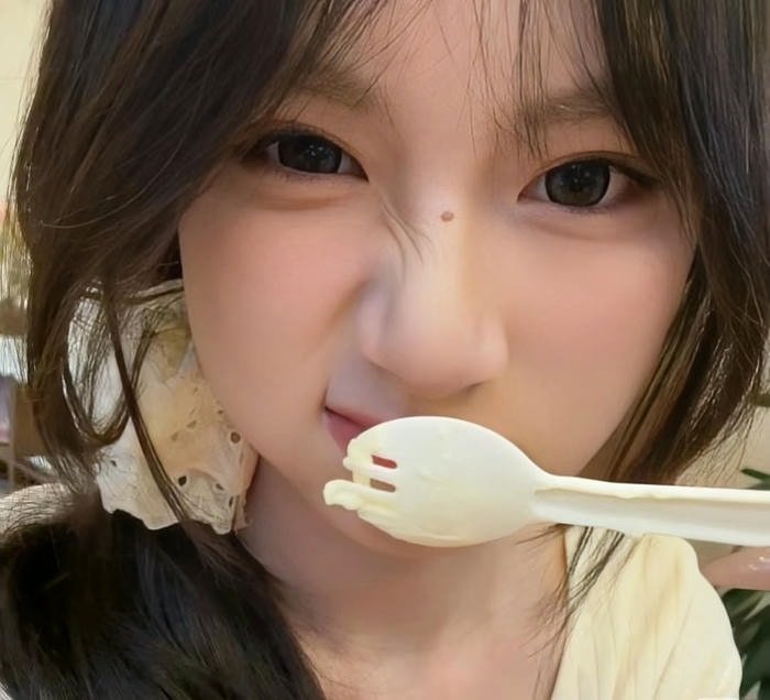 cool style real girl profile pic