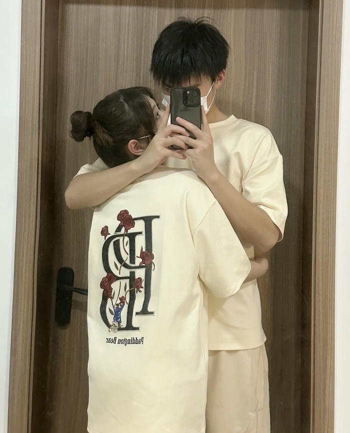 couple hug dp for whatsapp