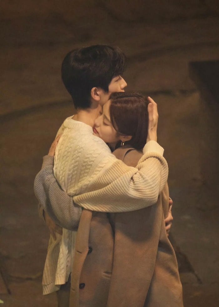 couple hug dp photo