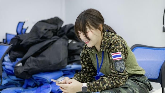 fashion look army girl dp