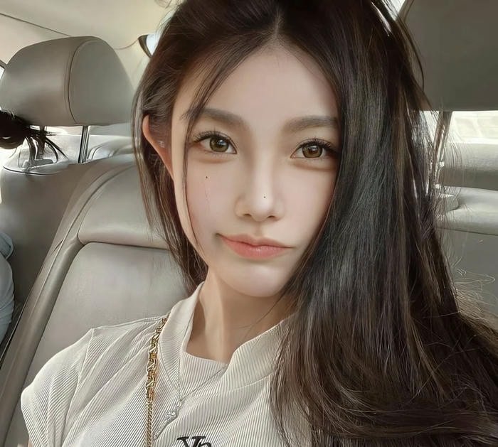 graceful real girl profile pic